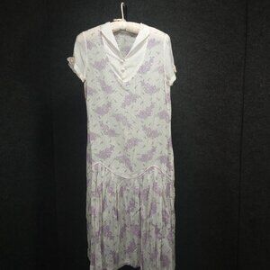 1920's Vintage White Lavender Floral Cotton Drop Waste Lawn dress